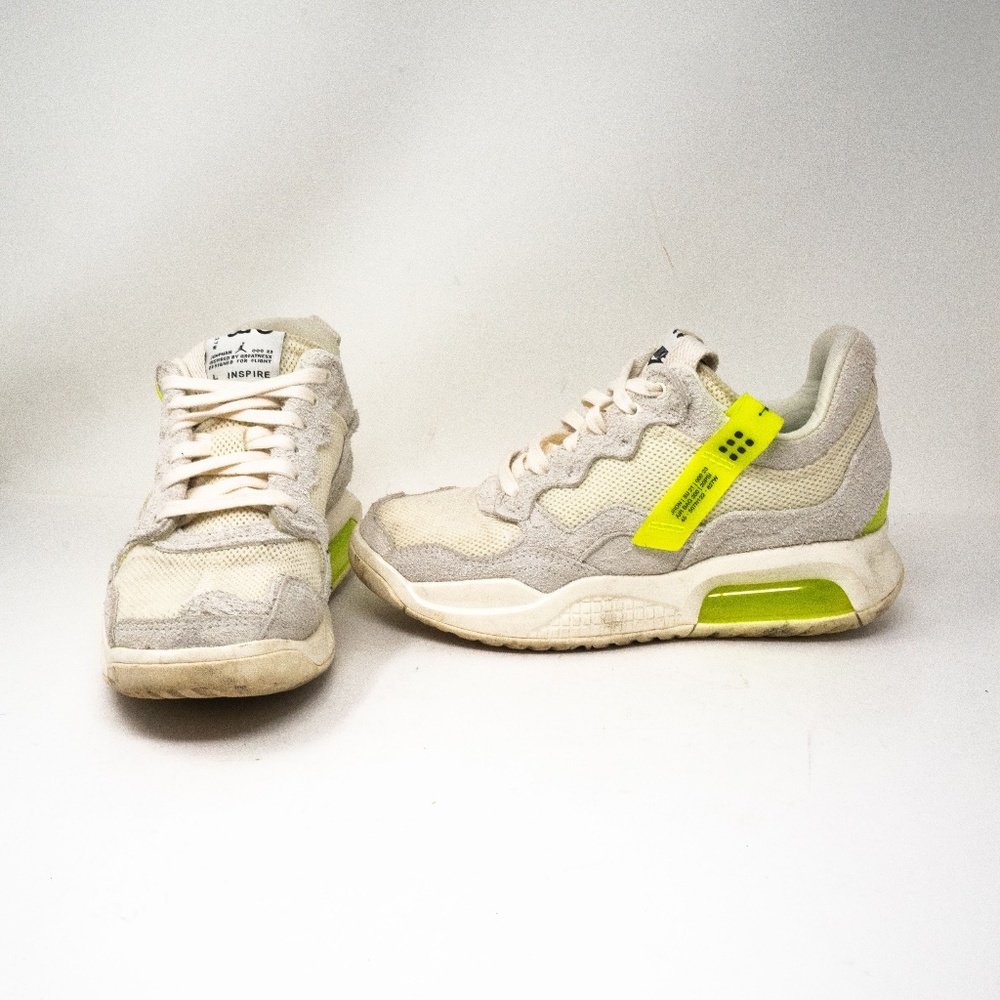 Jordan Women's MA2 Pale Ivory Volt Suede Chunky Lace Up Sneakers Shoes 7